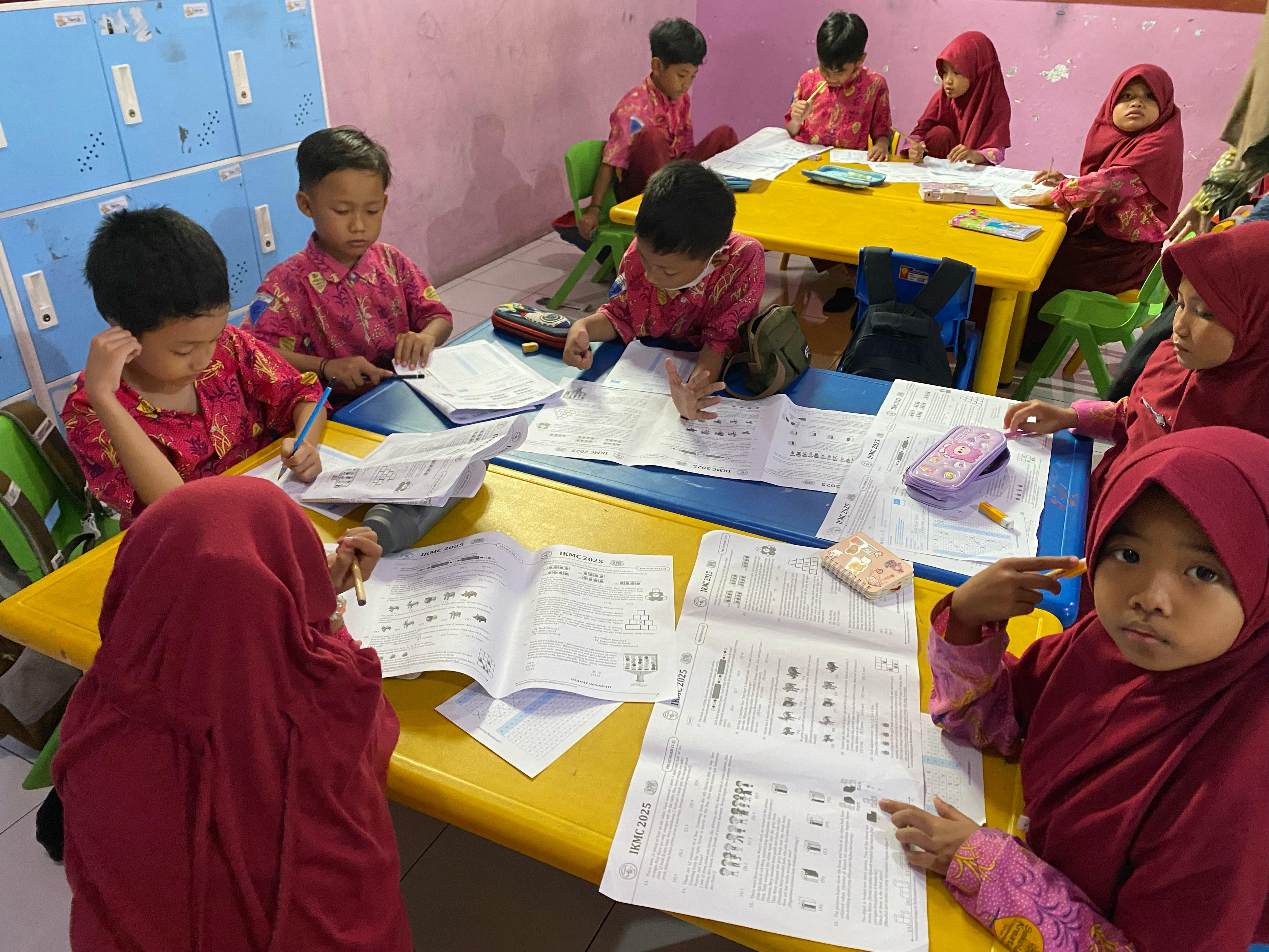 Foto berita: Momen menegangkan  siswa kelas 2 mul IKMC ( Internasional Kangaroo Mathematics Cotest)