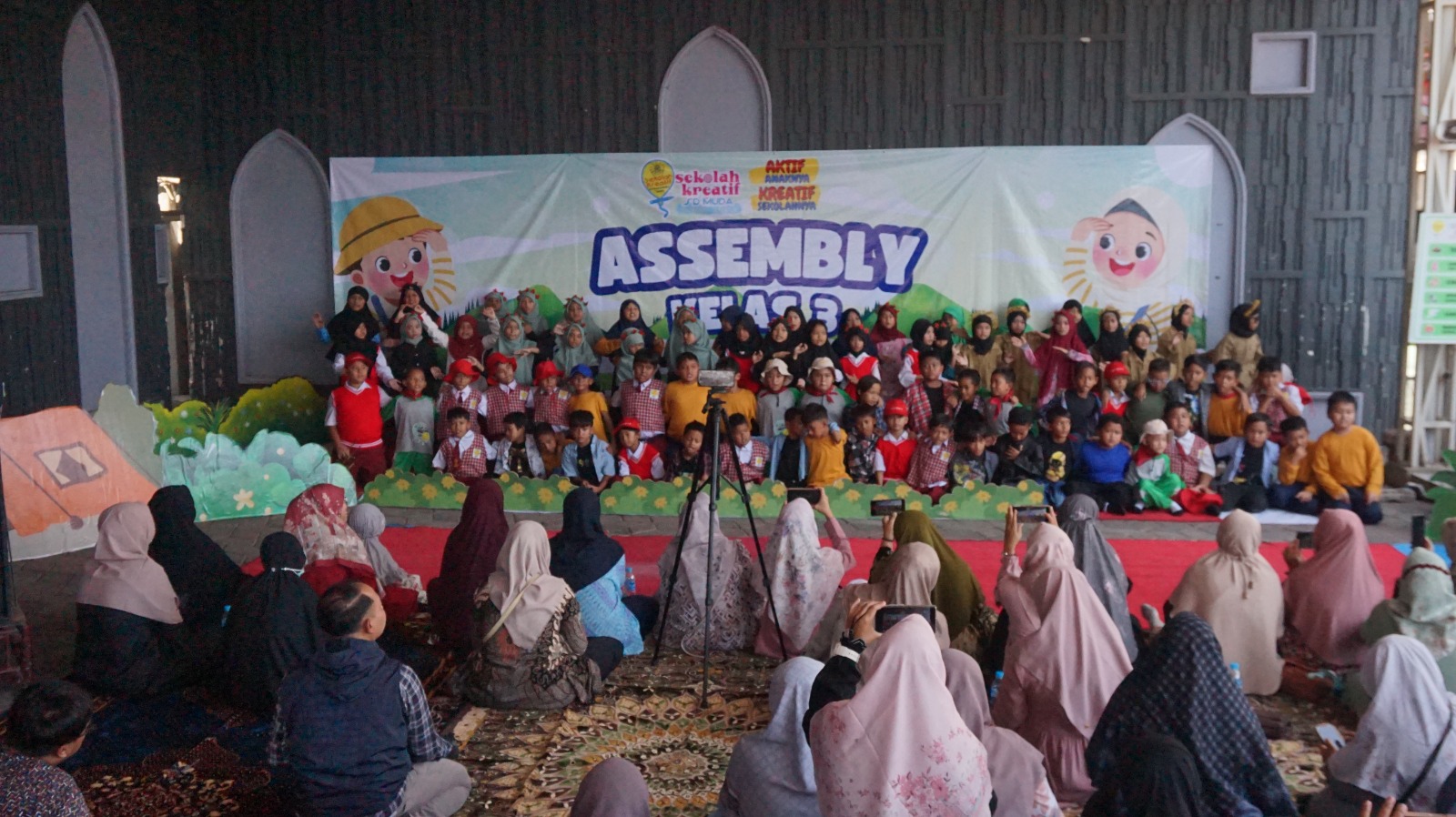Foto berita: Kreatif dan Peduli Alam, Siswa Kelas 3 SD Muda Tusida Gelar Assembly Penuh Inspirasi